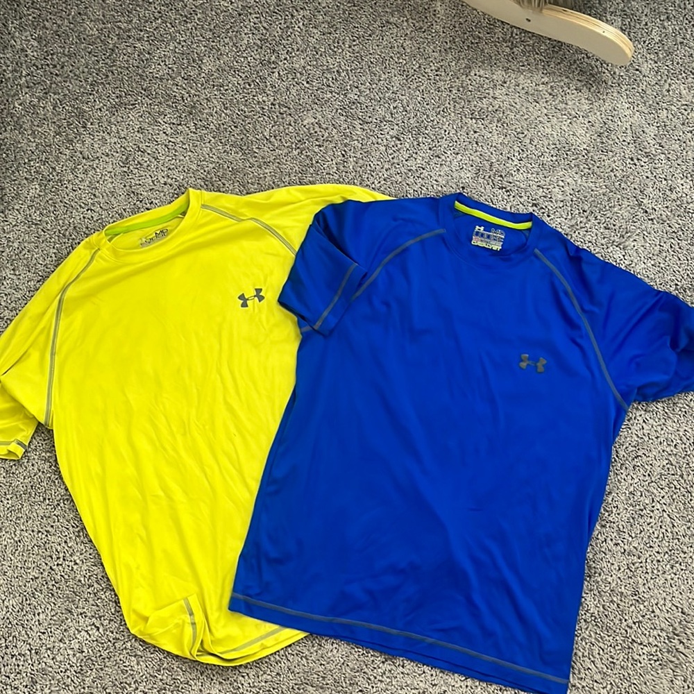 Pair of Under Armour workout tees Great condition